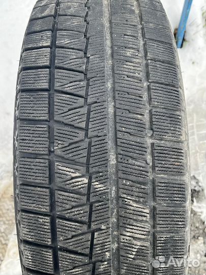 Bridgestone Blizzak Revo GZ 215/55 R17 94S