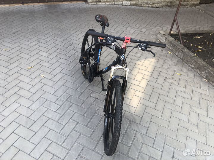 Дорожный велосипед BMW