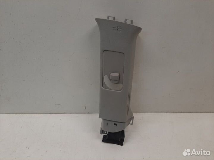 Обшивка стойки задняя правая Toyota Land Cruiser