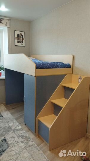 Кровать-чердак детская со столом