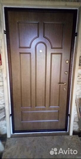 Входная дверь