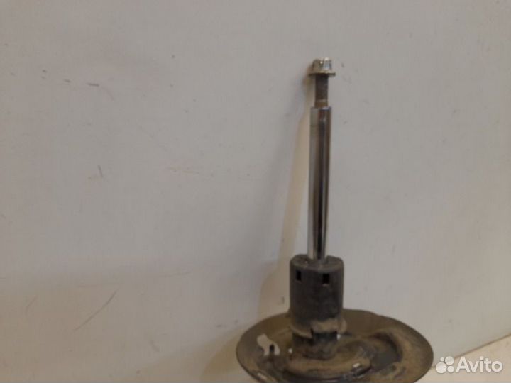 Амортизатор передний левый Toyota Camry V70 2018