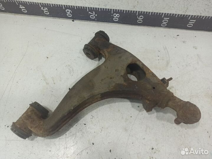 Рычаг передний левый нижний
