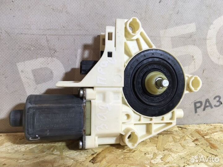 Мотор стеклоподъемника задний правый Renault