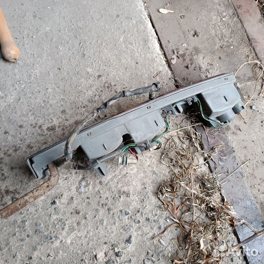 Фонарь задний Nissan Cube Z11 2004 правый (б/у)