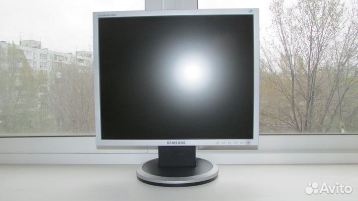 Монитор для компьютера 19