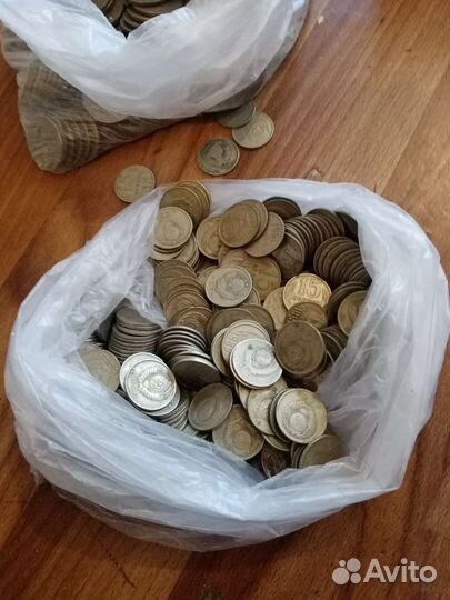 Продам старые монеты