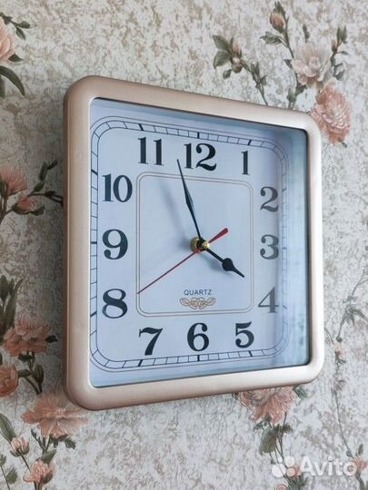 Часы настенные Quartz