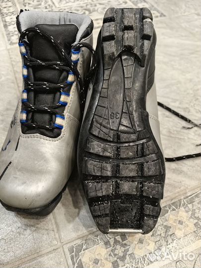 Лыжные ботинки