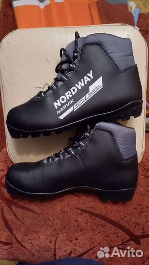 Лыжные ботинки