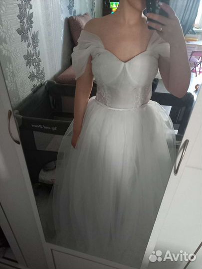 Свадебное платье со шлейфом 44 46