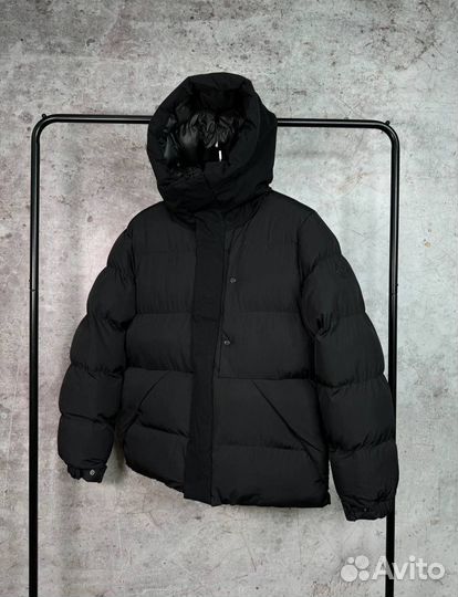 Пуховик moncler madeira белый