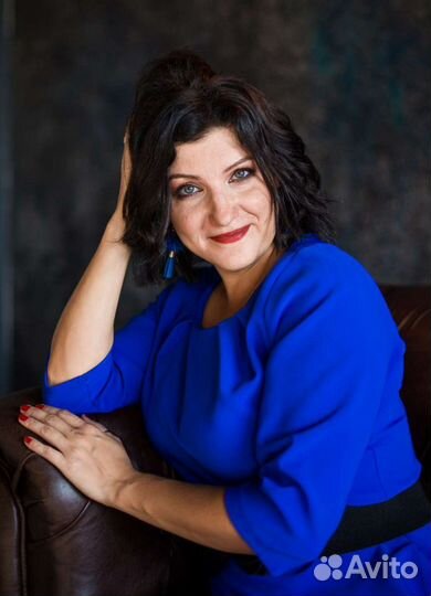 Ведущая на праздник