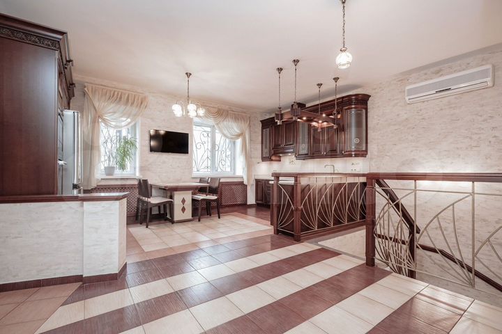 4-к. квартира, 222 м², 1/4 эт.