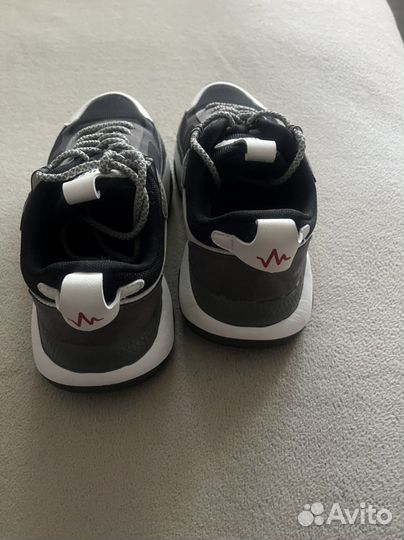 Кроссовки женские 37 размер