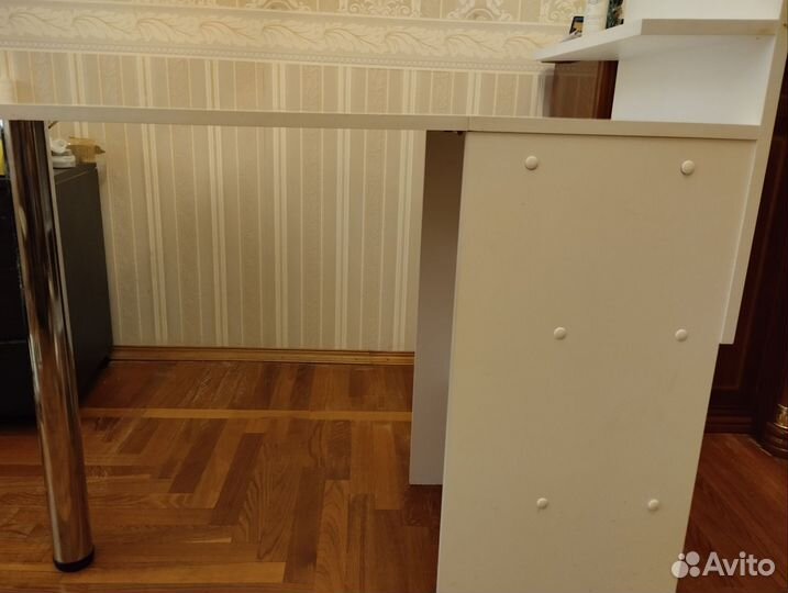 Столик для маникюра