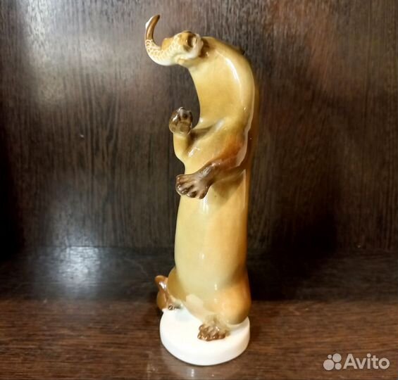 Фарфоровая статуэтка лфз