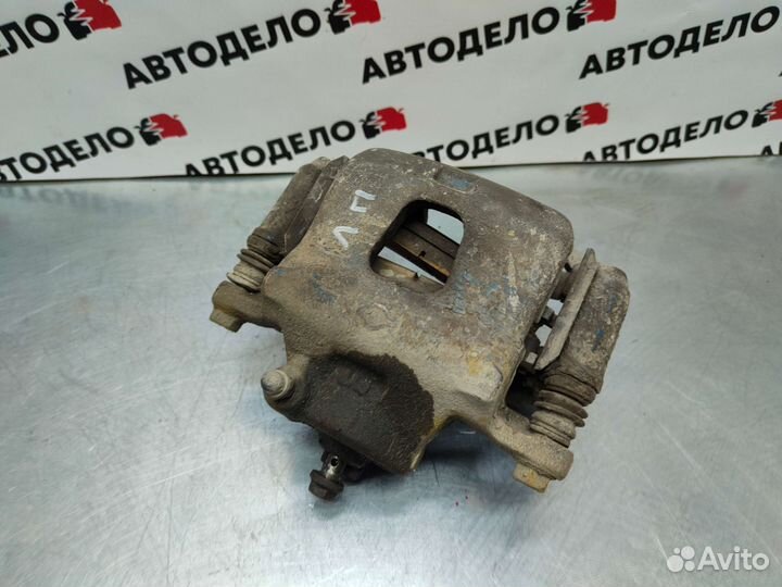 Суппорт передний левый Nissan Bluebird U14 1996 г