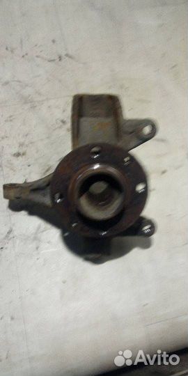 Кулак передний правый Renault Scenic 2 JM1F 2004