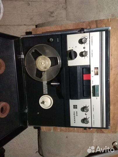 Бабинный магнитофон Комета 209