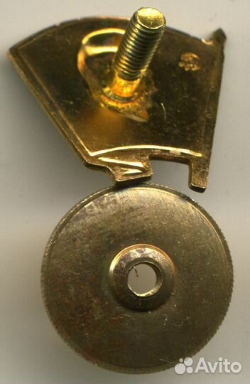 Комсомольский Значок 1981 год