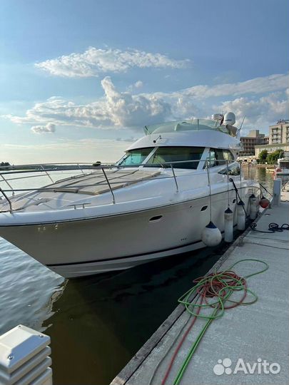 Моторная яхта Jeanneau Prestige 42 Flybridge