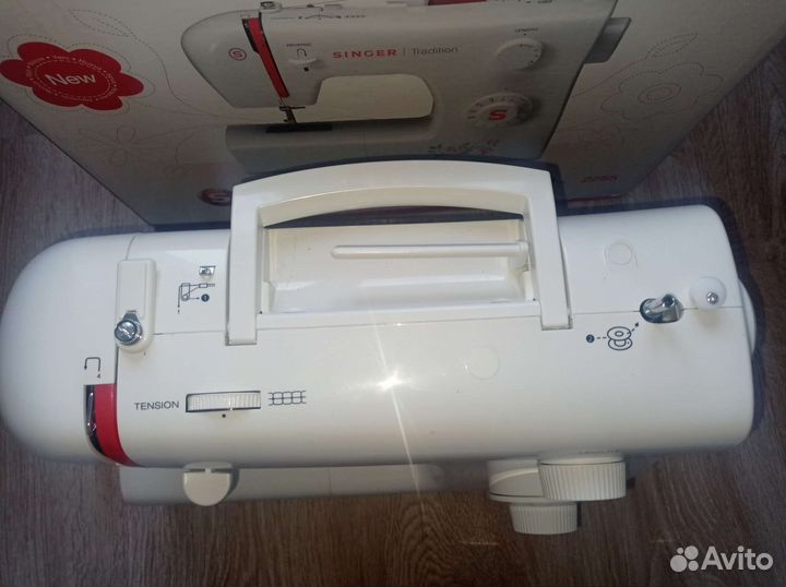Швейная машинка zinger