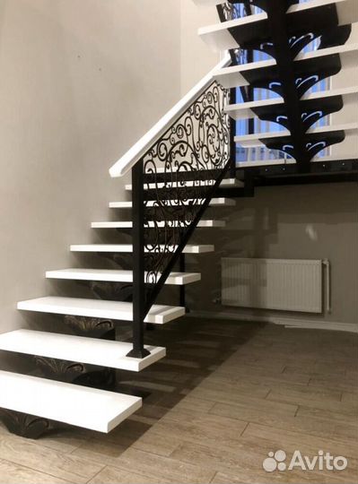 Лестница на монокосоуре