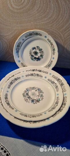 Тарелки и супница