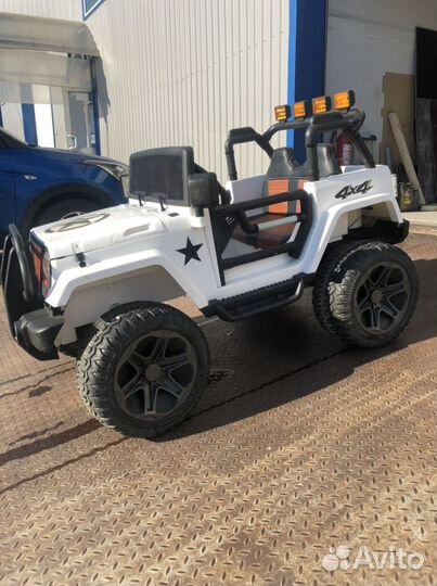 Машинка детская jeep rubicon 4x4