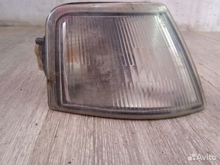 Указатель поворота передний правый Seat Toledo 1