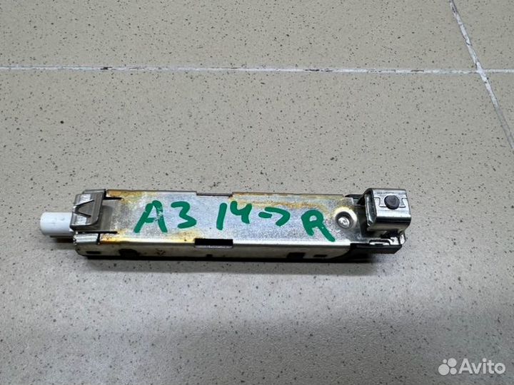 Антенна Audi A3 8V czca 2014