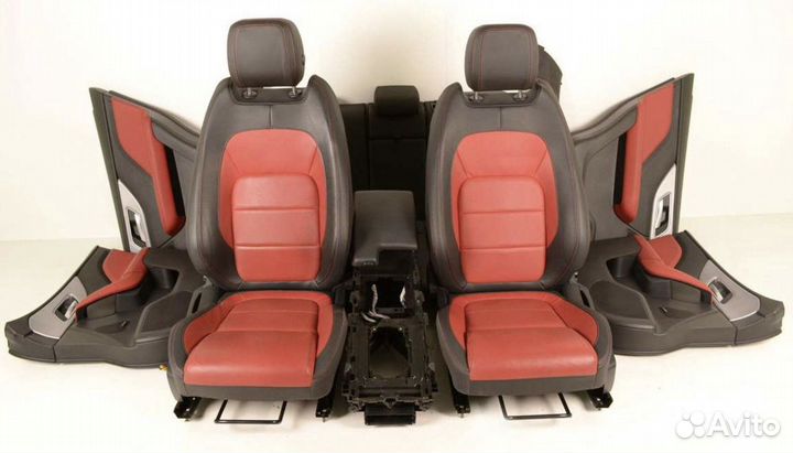 Салон Jaguar F-Pace