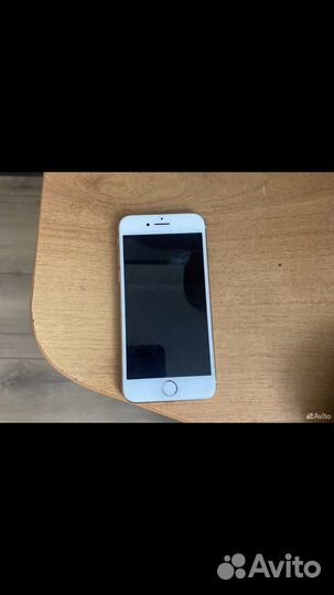 Телефон iPhone 7
