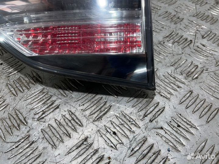 Фонарь внутренний задний левый Lexus Rx350