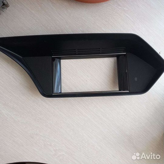 Магнитофон Mercedes W212 с дисплеем до рестайлинг