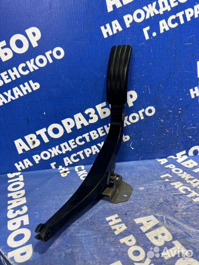 Педаль газа Renault Duster кроссовер 2014