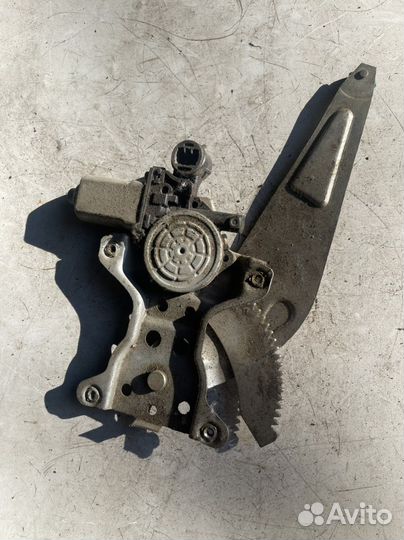 Стеклоподъемник toyota mark 2 90