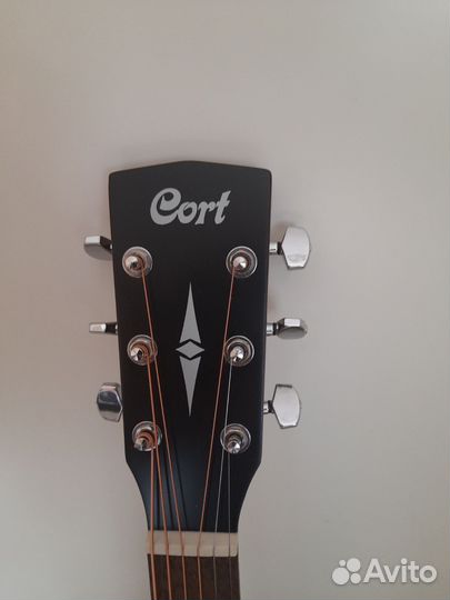 Акустическая гитара