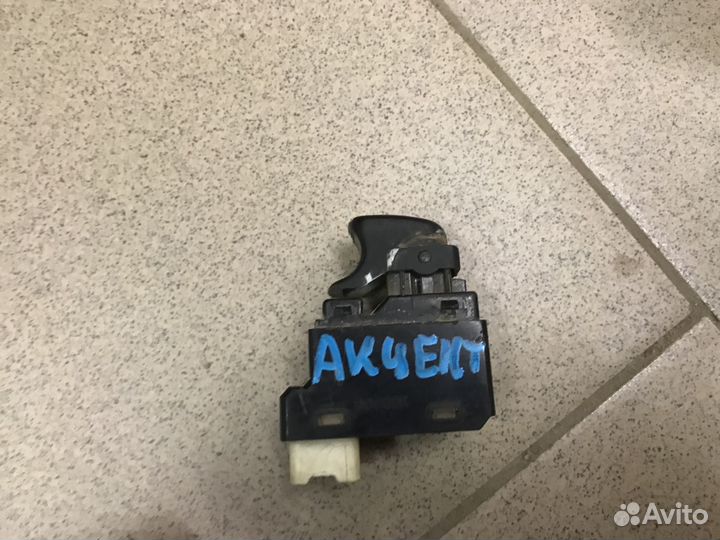 Accent Кнопка стелоподъёмника пассажира Б/У