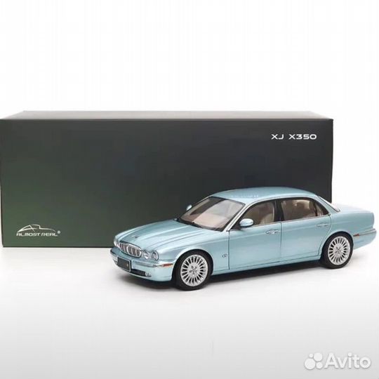 Jaguar XJ6 (X350) Seafrost 1/18 Almost Real