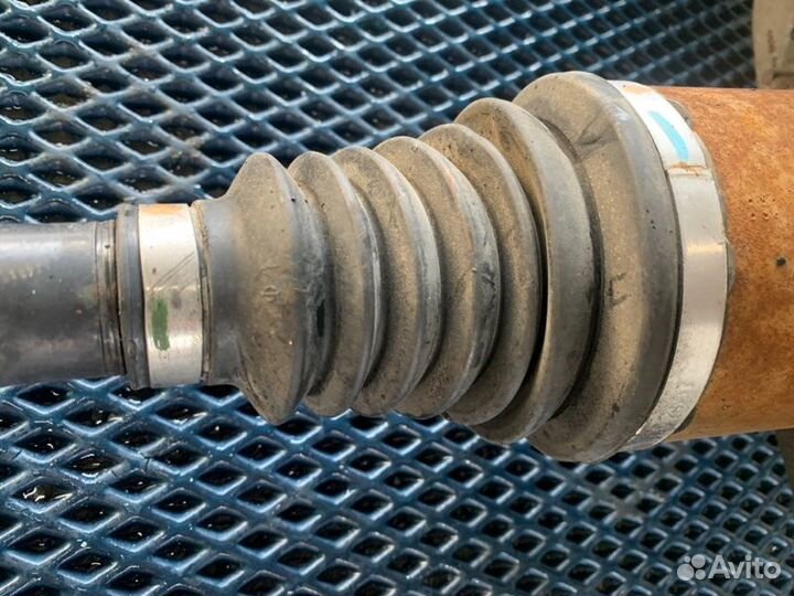 Привод лев. зад. Dodge Challenger