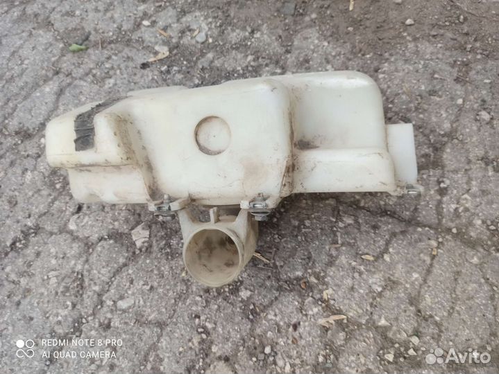 Бачок омывателя стекла двери багажника Pajero 2