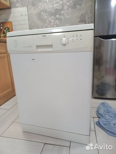 Посудомоечная машинка zanussi