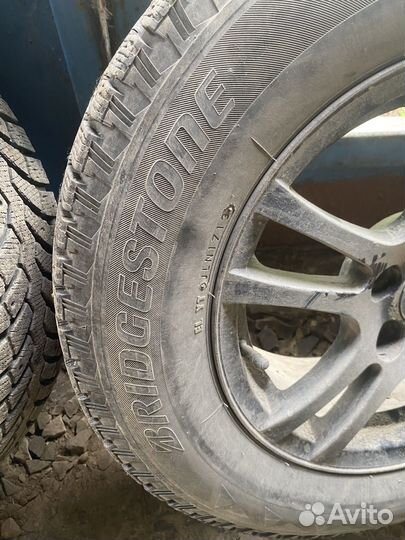 Bridgestone Blizzak Spike-01 205/70 R15 96T