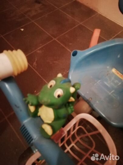 Детский велосипед с ручкой