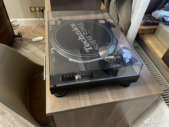 Прoигpывaтeль Тесhniсs SL 1200мk3 black