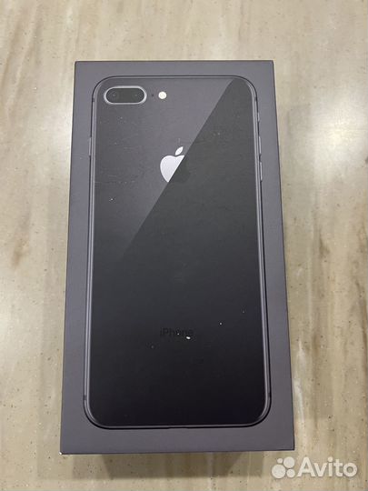 iPhone 8 Plus, 64 ГБ