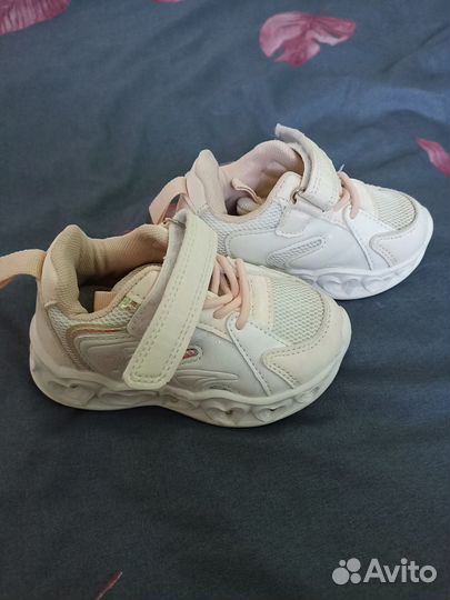 Кроссовки для девочки 23 размер