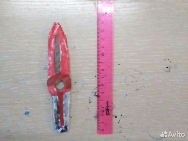 Нож стилетто из картона и бумаги самодельный